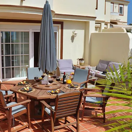 Wendy Family Ocean View House فيلة
